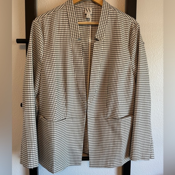 Stylish Black and White Women's Jacket - Picture 1 of 5
